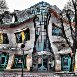 ЩО НЕ ТАК ІЗ ПОСТМОДЕРНІЗМОМ? (вільний роздум)
