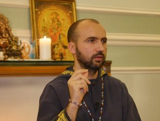 Интервью c санньясином Раманатхи Гири на тему: история и вероучение Всемирной Общины Санатана Дхармы, а также интерпретация индуизма в постсоветском пространстве.