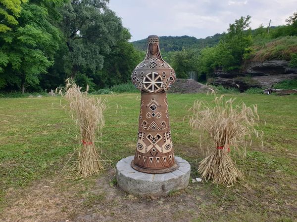 «ВИПІКАННЯ ФІГУРКИ ЩАСТЯ - ЛАДИ»