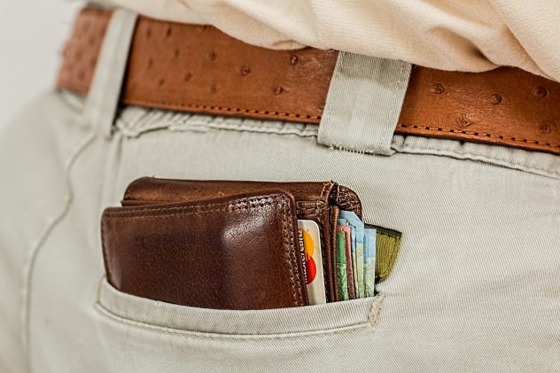 Куда деть старый кошелек, чтобы привлечь в свою жизнь финансы?