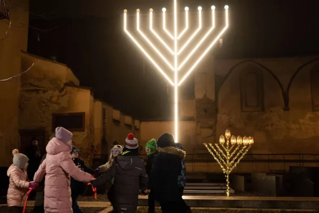 Ханукальна менора: історія, символізм і релігійне значення